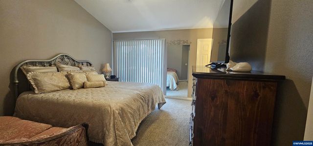 997 Glazemeadow St NE, Keizer, OR 97303