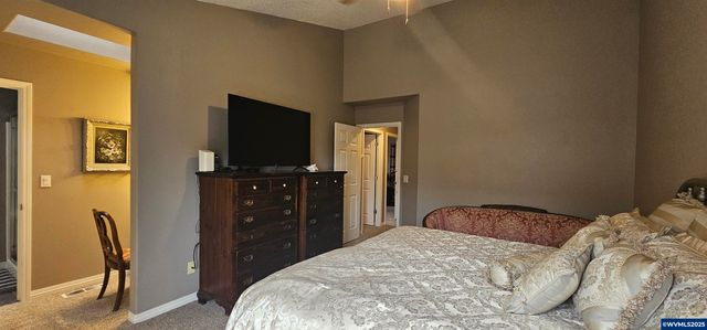 997 Glazemeadow St NE, Keizer, OR 97303