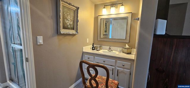 997 Glazemeadow St NE, Keizer, OR 97303