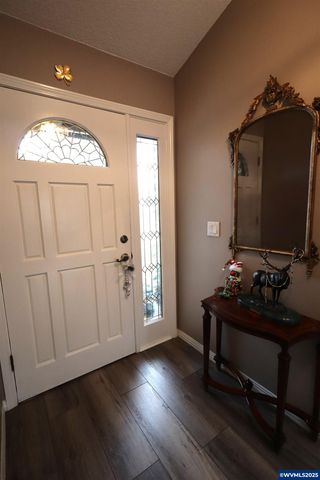 997 Glazemeadow St NE, Keizer, OR 97303