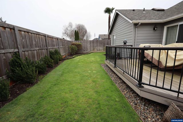 997 Glazemeadow St NE, Keizer, OR 97303