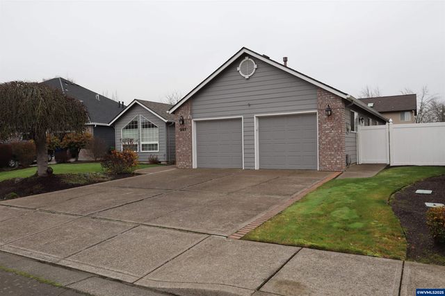 997 Glazemeadow St NE, Keizer, OR 97303
