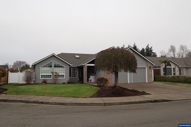 997 Glazemeadow St NE, Keizer, OR 97303