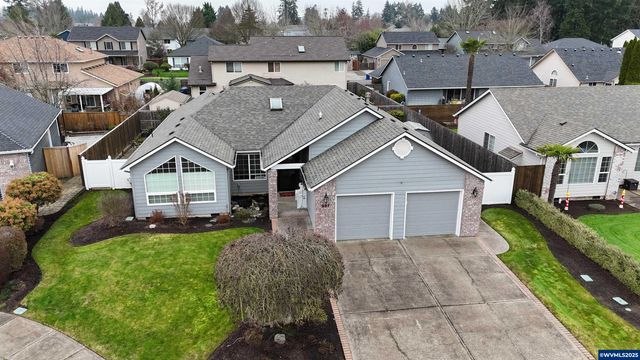997 Glazemeadow St NE, Keizer, OR 97303
