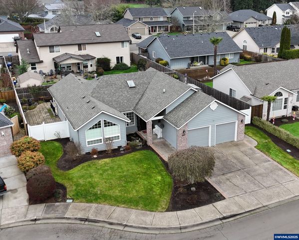 997 Glazemeadow St NE, Keizer, OR 97303