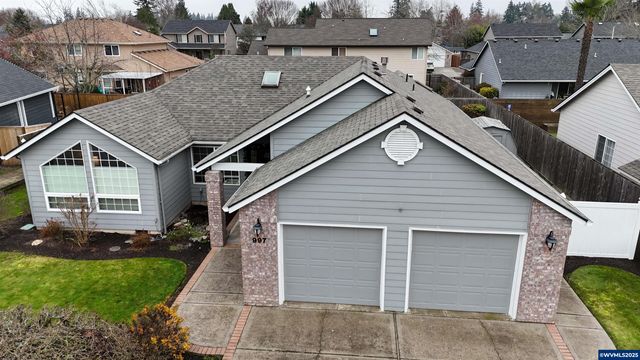 997 Glazemeadow St NE, Keizer, OR 97303