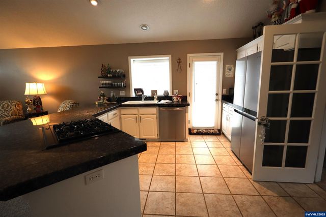 997 Glazemeadow St NE, Keizer, OR 97303