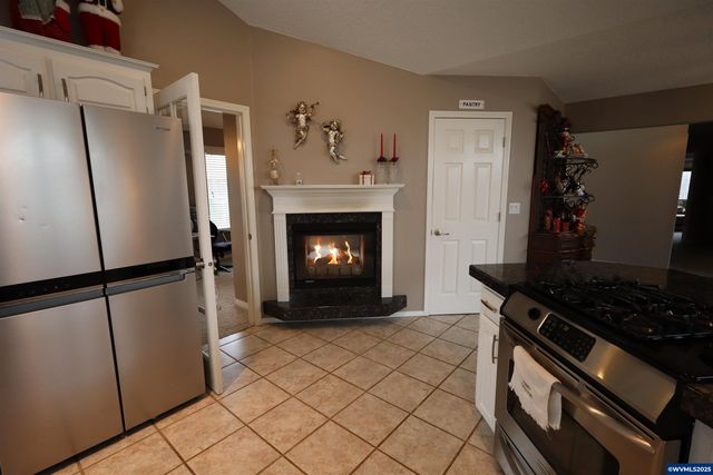 997 Glazemeadow St NE, Keizer, OR 97303