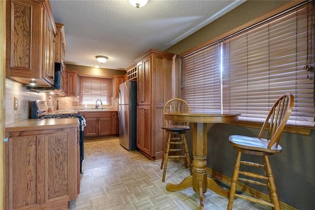 606 W 35th Terrace S, Independence, MO 64055
