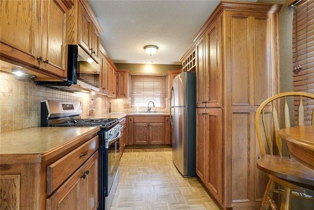 606 W 35th Terrace S, Independence, MO 64055