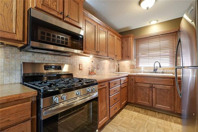 606 W 35th Terrace S, Independence, MO 64055