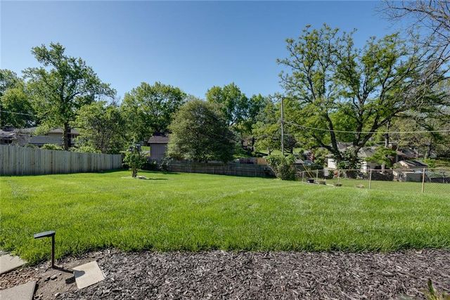 606 W 35th Terrace S, Independence, MO 64055