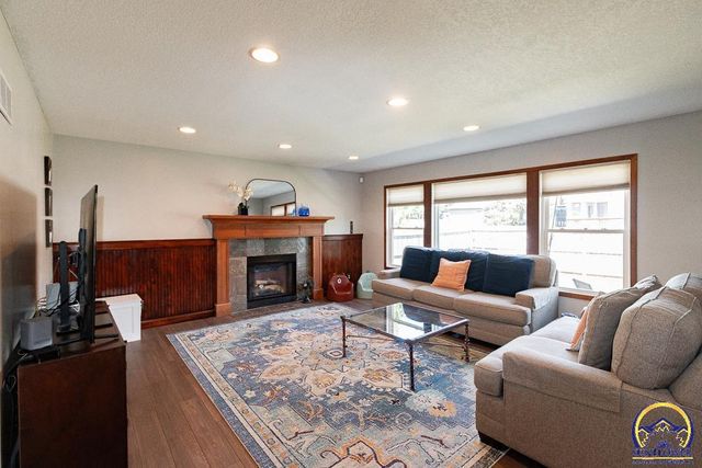 7628 SW 28th TER, Topeka, KS 66614