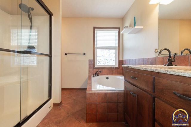 7628 SW 28th TER, Topeka, KS 66614