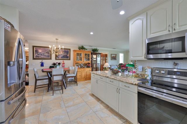 2106 W VIEW DRIVE, Sun City Center, FL 33573
