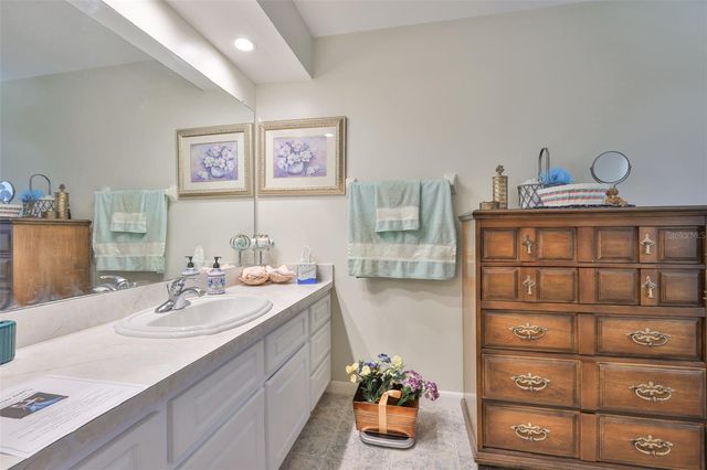 2106 W VIEW DRIVE, Sun City Center, FL 33573