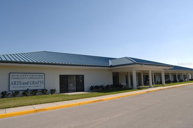 2106 W VIEW DRIVE, Sun City Center, FL 33573