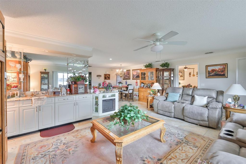 Image 20 of property listing at 2106 W VIEW DRIVE, Sun City Center, FL 33573