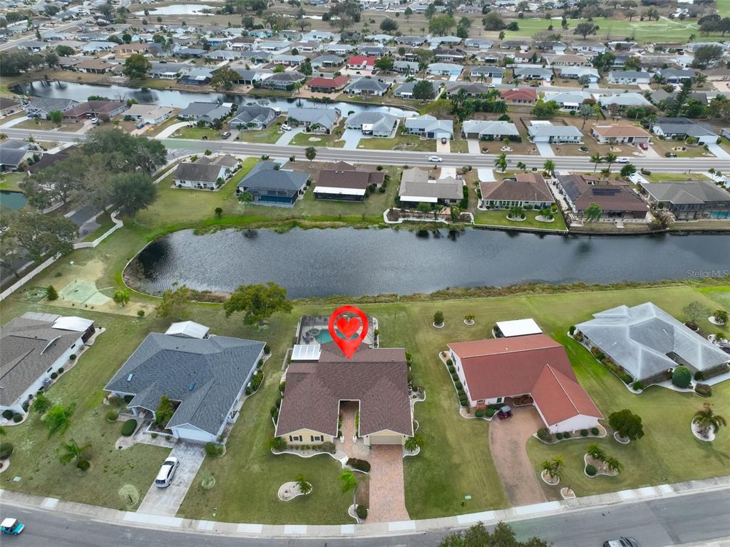 Image 4 of property listing at 2106 W VIEW DRIVE, Sun City Center, FL 33573