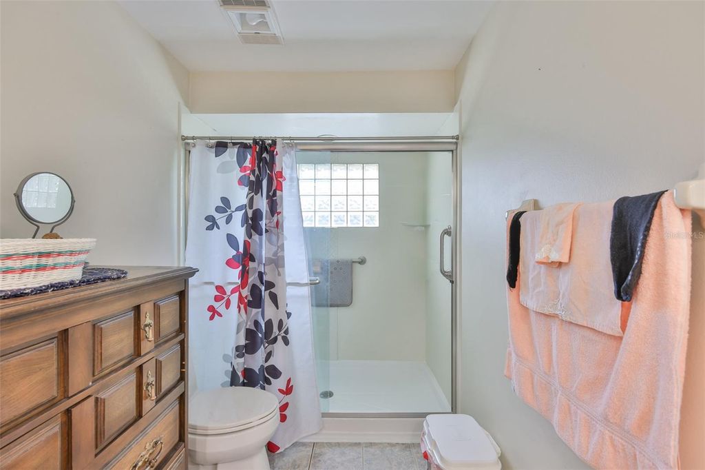 Image 31 of property listing at 2106 W VIEW DRIVE, Sun City Center, FL 33573