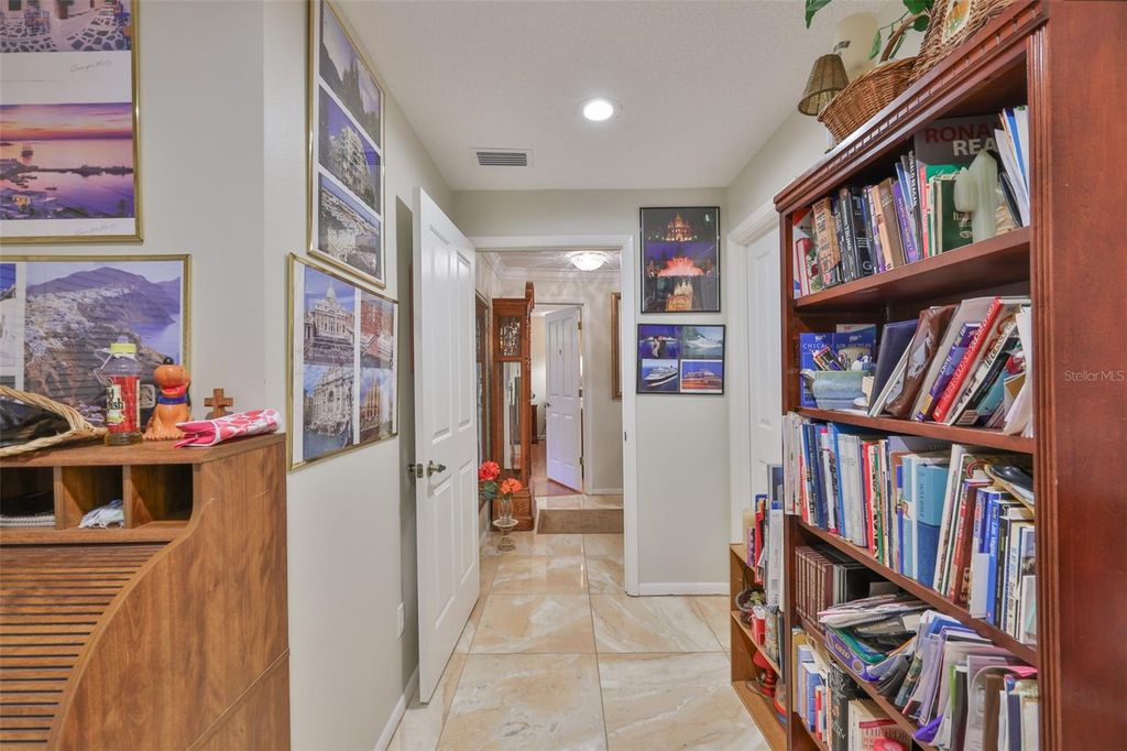 Image 32 of property listing at 2106 W VIEW DRIVE, Sun City Center, FL 33573