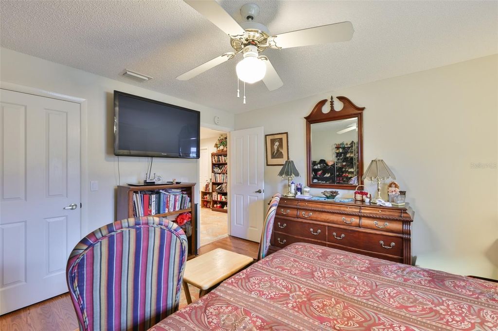 Image 34 of property listing at 2106 W VIEW DRIVE, Sun City Center, FL 33573
