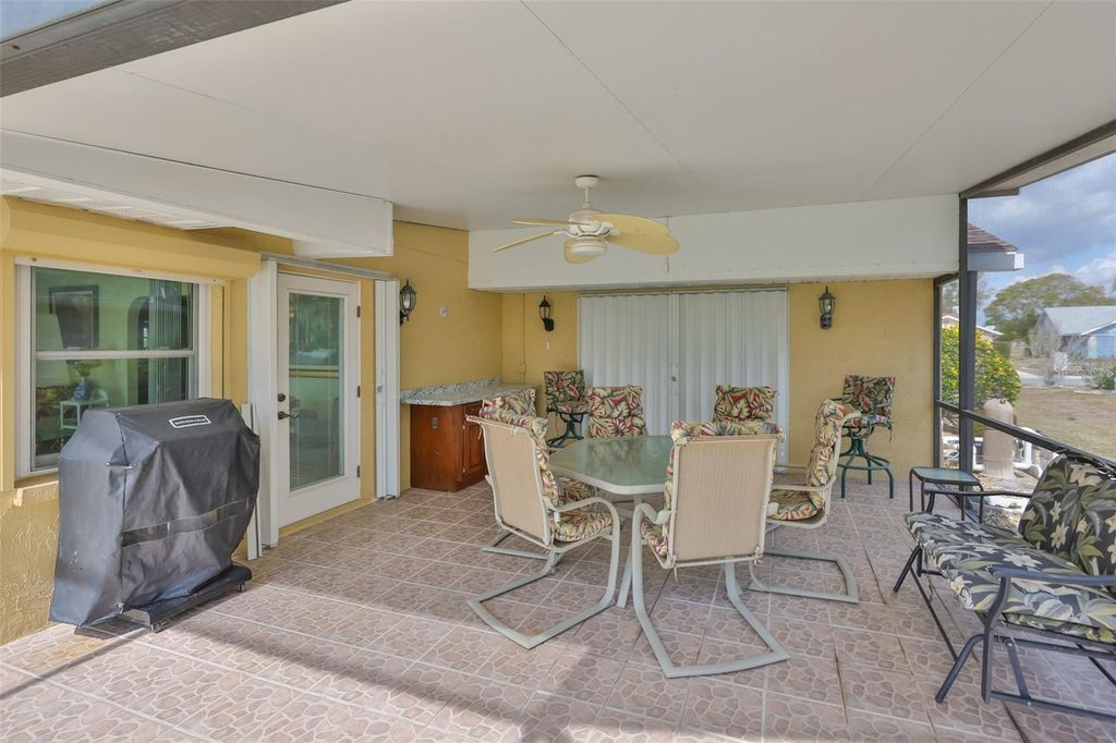 Image 37 of property listing at 2106 W VIEW DRIVE, Sun City Center, FL 33573