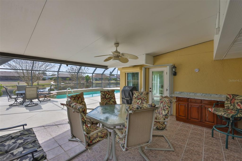 Image 39 of property listing at 2106 W VIEW DRIVE, Sun City Center, FL 33573