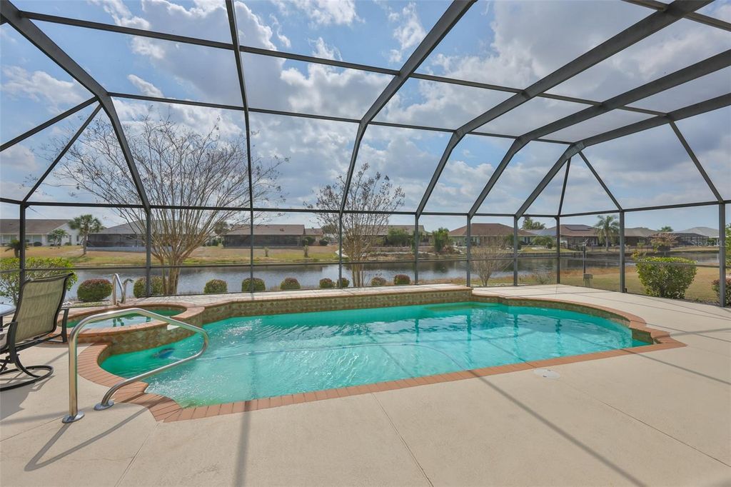 Image 40 of property listing at 2106 W VIEW DRIVE, Sun City Center, FL 33573