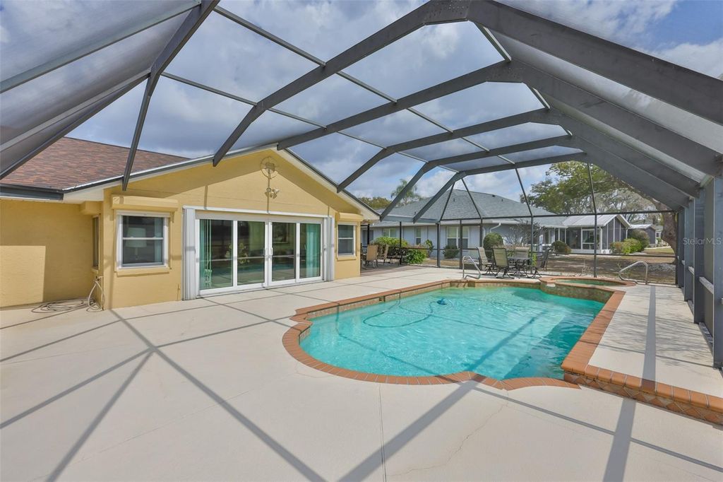 Image 43 of property listing at 2106 W VIEW DRIVE, Sun City Center, FL 33573