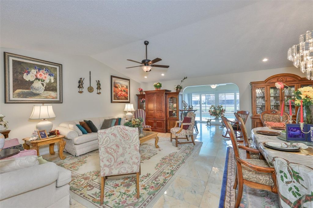Image 10 of property listing at 2106 W VIEW DRIVE, Sun City Center, FL 33573