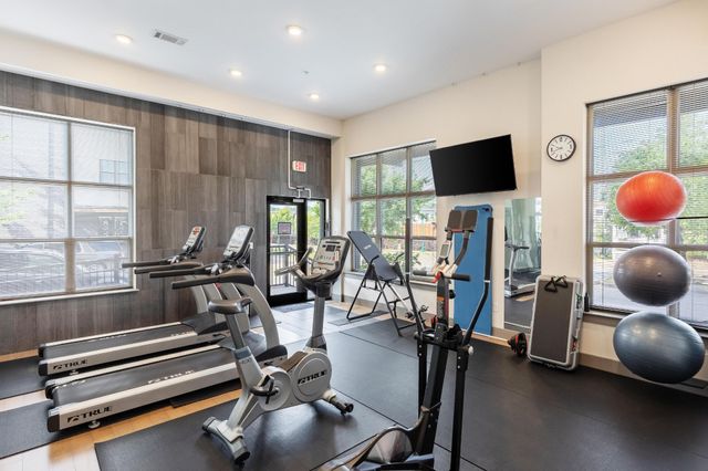 782 Riverfront Pkwy Apt 409, Chattanooga, TN 37402