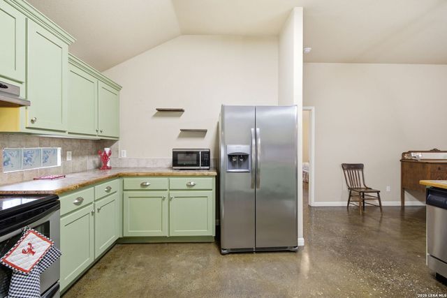 327 BONNER BLVD, New Braunfels, TX 78130