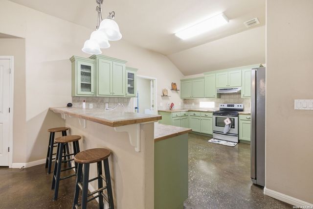 327 BONNER BLVD, New Braunfels, TX 78130