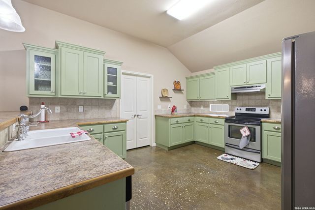 327 BONNER BLVD, New Braunfels, TX 78130