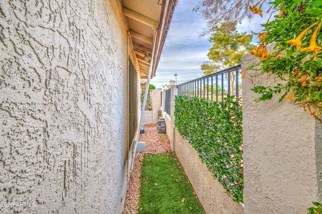 12221 S PAIUTE Street, Phoenix, AZ 85044