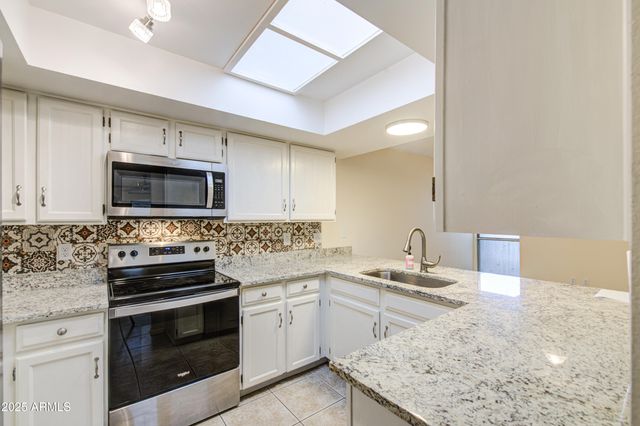 12221 S PAIUTE Street, Phoenix, AZ 85044