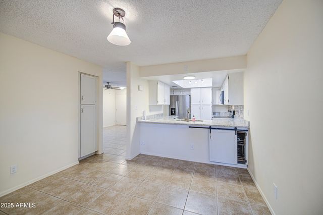 12221 S PAIUTE Street, Phoenix, AZ 85044