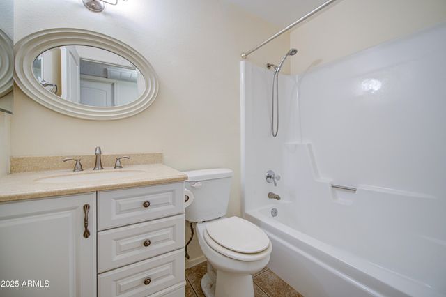 12221 S PAIUTE Street, Phoenix, AZ 85044