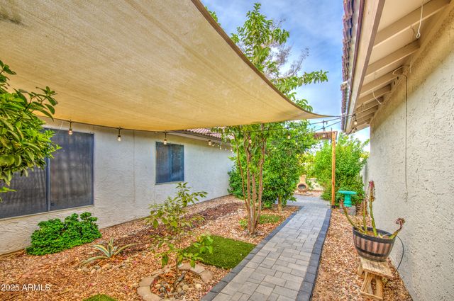 12221 S PAIUTE Street, Phoenix, AZ 85044