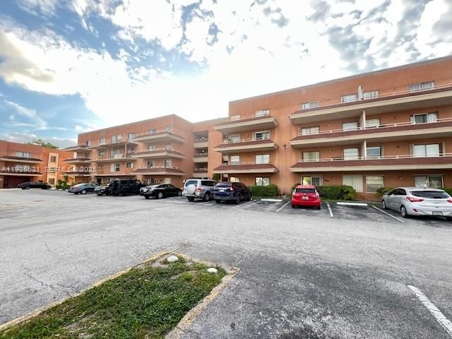 17530 NW 68th Ave C2007, Hialeah, FL 33015