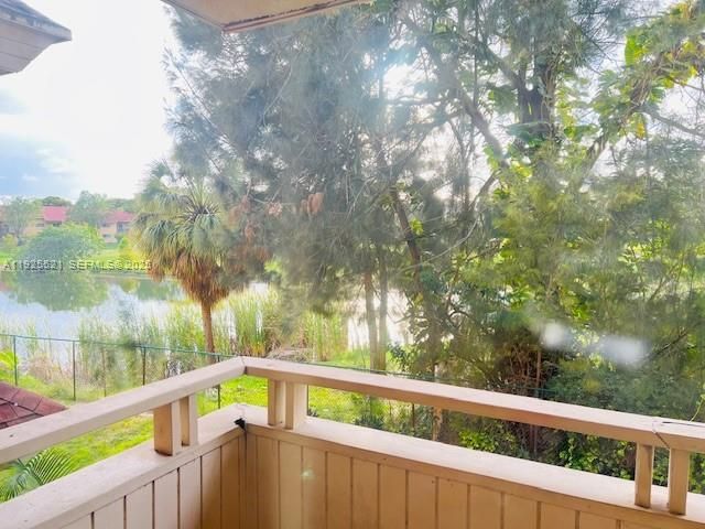 17530 NW 68th Ave C2007, Hialeah, FL 33015