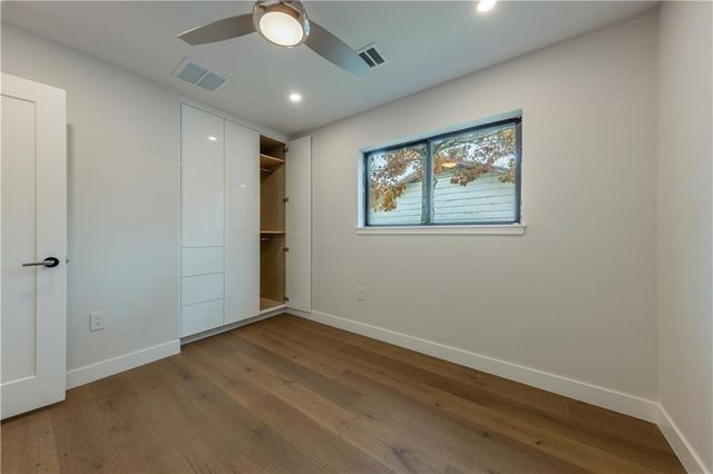 5104 Woodmoor DR, Austin, TX 78721
