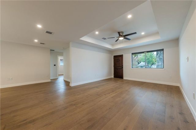 5104 Woodmoor DR, Austin, TX 78721