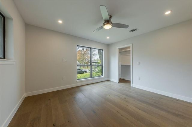 5104 Woodmoor DR, Austin, TX 78721