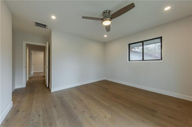 5104 Woodmoor DR, Austin, TX 78721