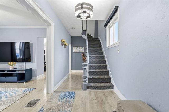 30 Woodlawn St, Everett, MA 02149