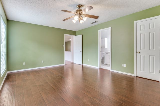 528 Lester Street, Lewisville, TX 75057