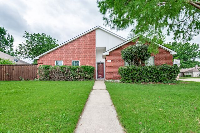 528 Lester Street, Lewisville, TX 75057