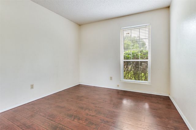 528 Lester Street, Lewisville, TX 75057